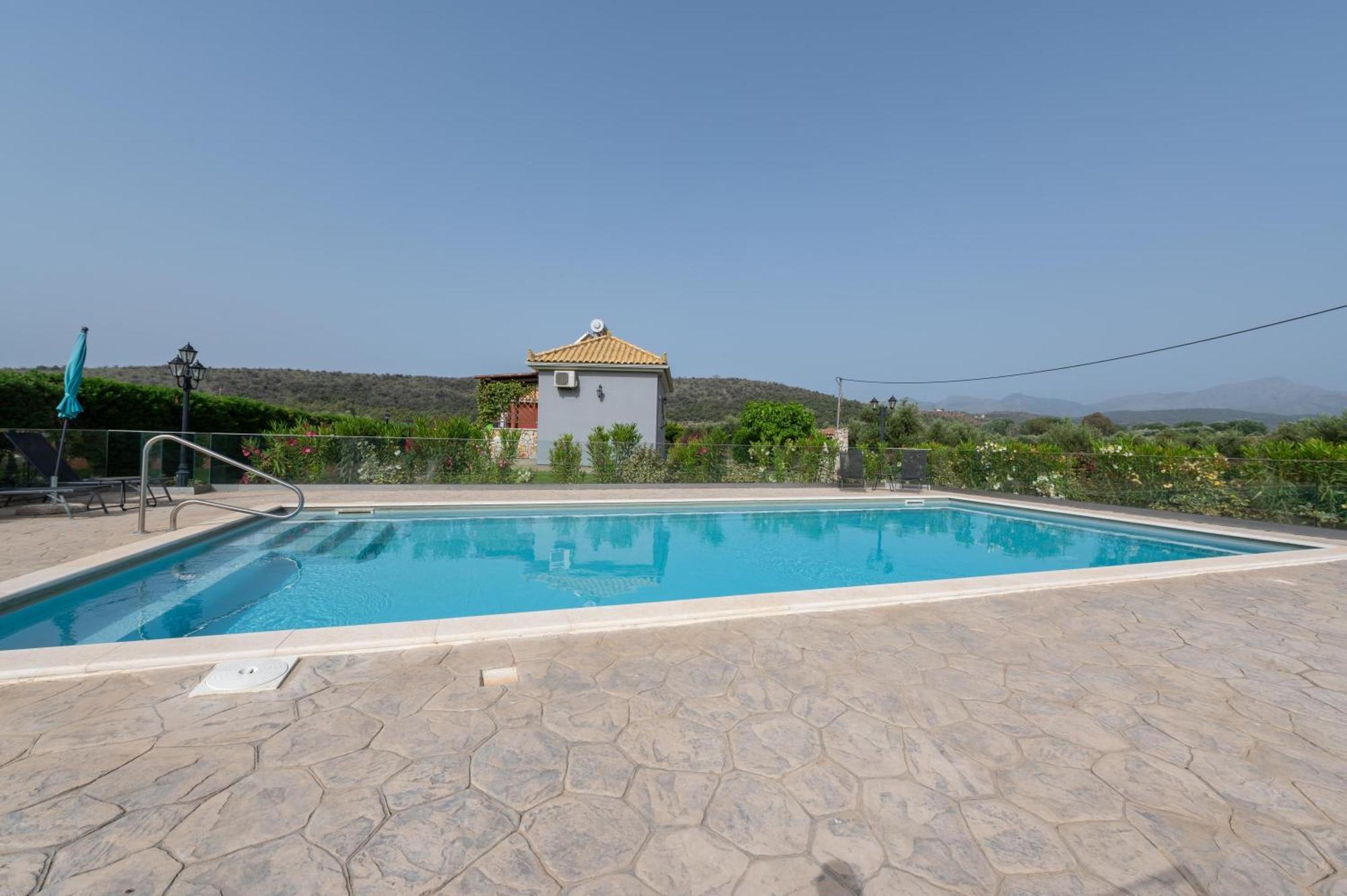 Spedion Villa - Near To Sea Villas With Heated Swimming Pool Gythio Exterior photo